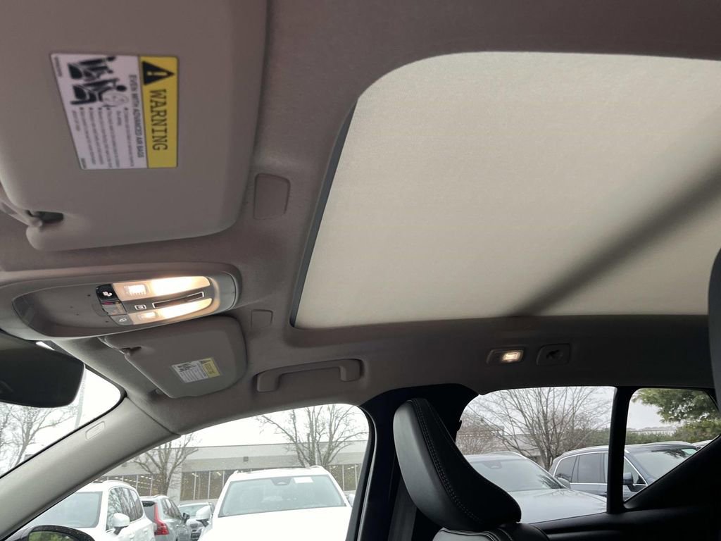 New 2026 Volvo XC40 B4 Core w/ Climate Package image 25