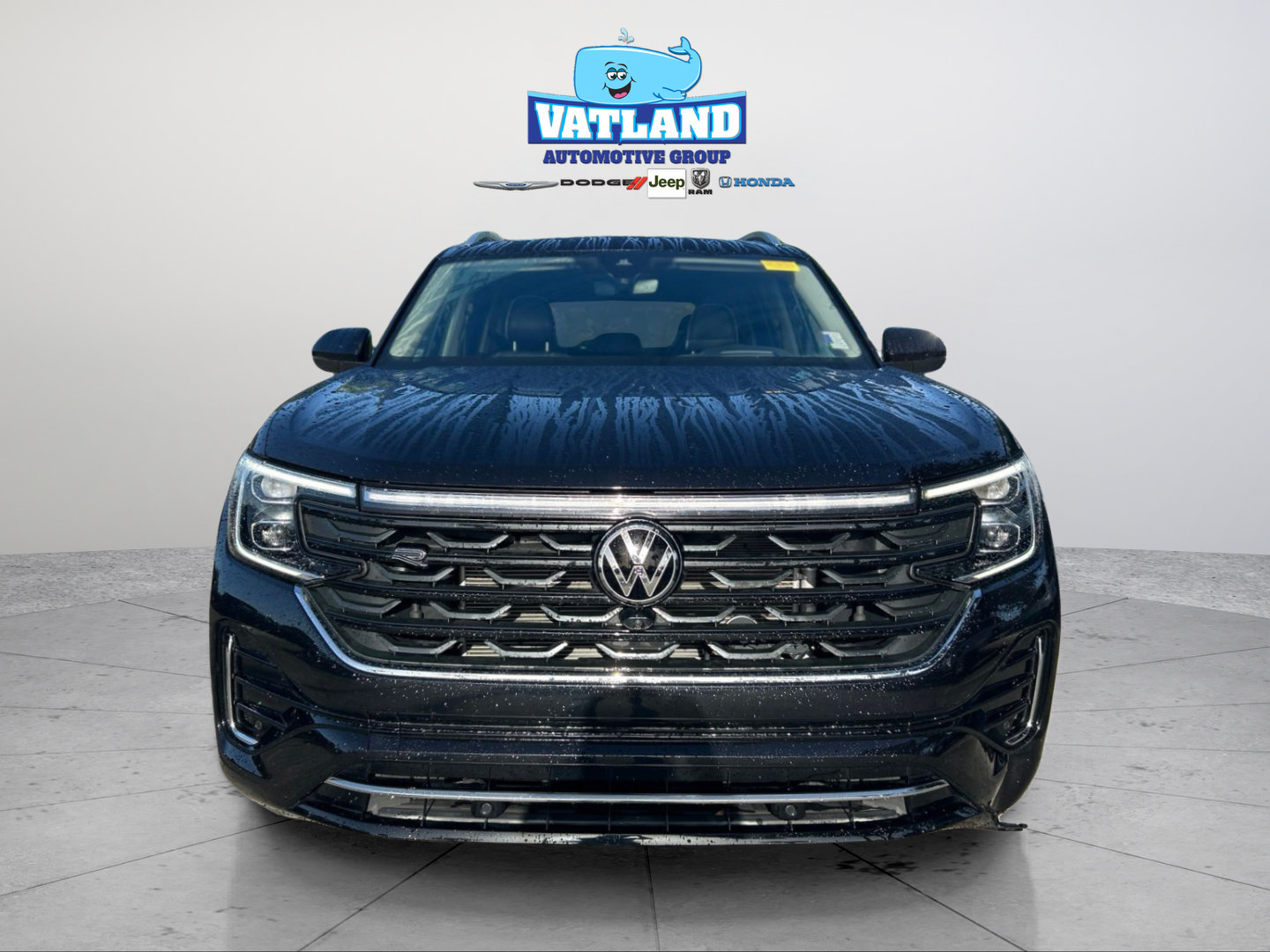 Used 2024 Volkswagen Atlas SEL Premium R-Line AWD/4WD image 8