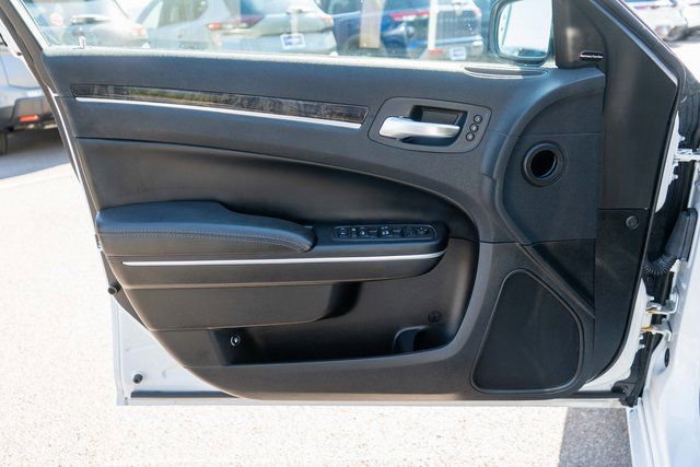 Used 2019 Chrysler 300 Limited w/ Safetytec Plus Group AWD/4WD image 19