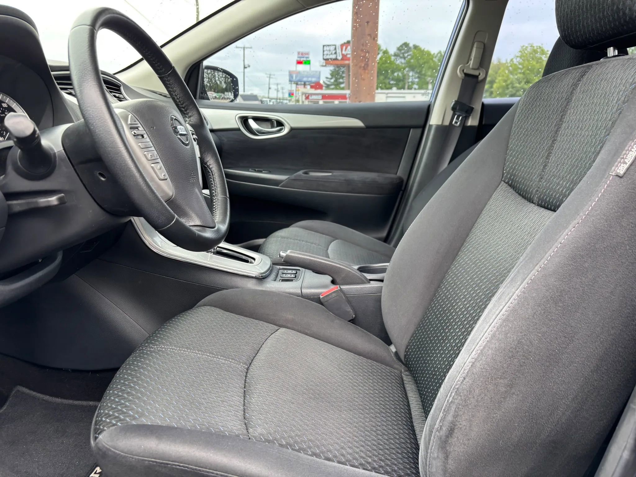 Used 2015 Nissan Sentra SR FWD image 12