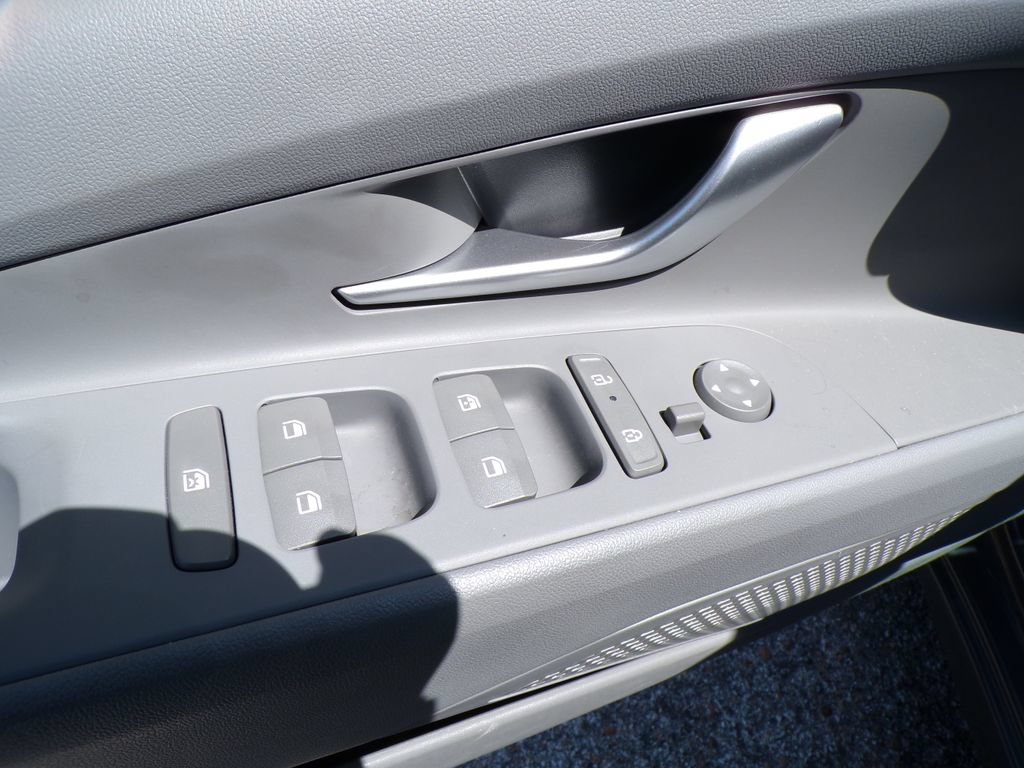 Used 2025 Hyundai Elantra Sport FWD image 21