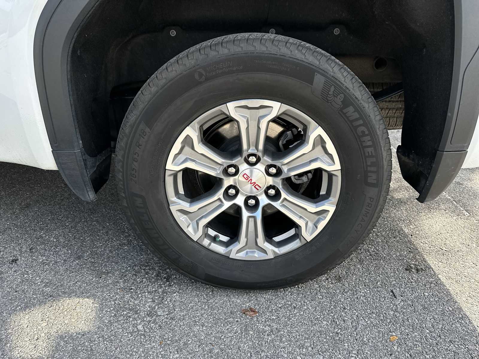 Certified 2025 GMC Sierra 1500 SLT image 12