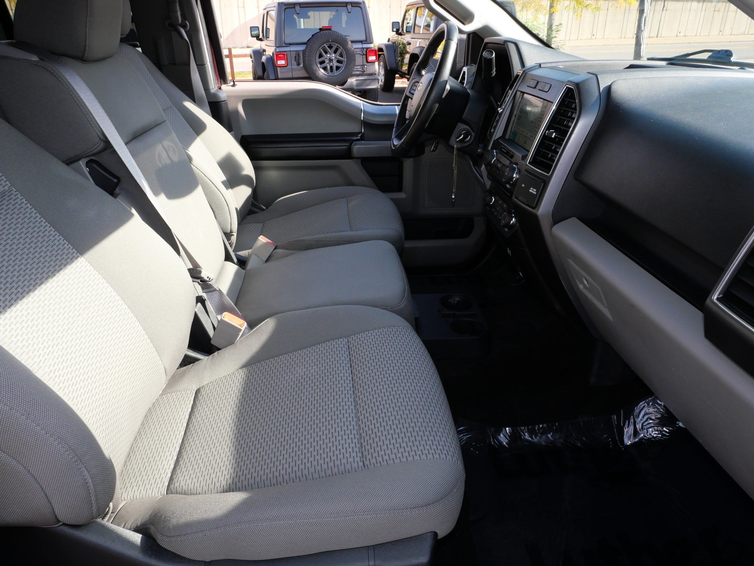 Used 2018 Ford F150 XLT w/ Equipment Group 302A Luxury AWD/4WD image 11