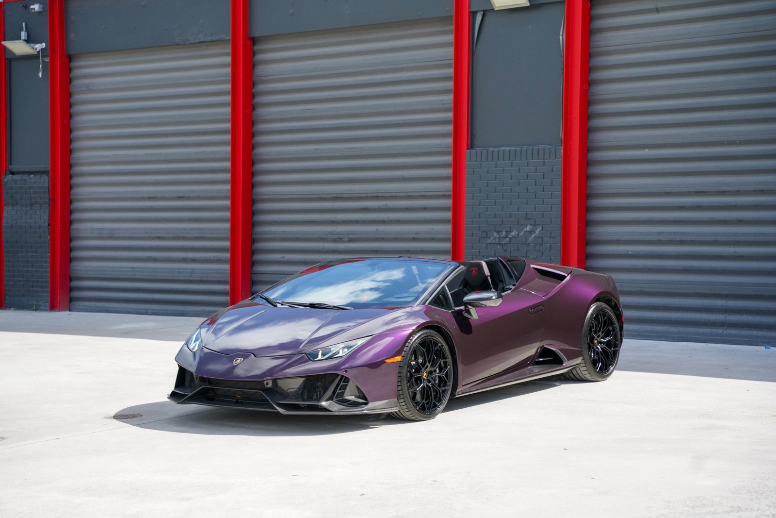 Used 2022 Lamborghini Huracan EVO RWD image 1