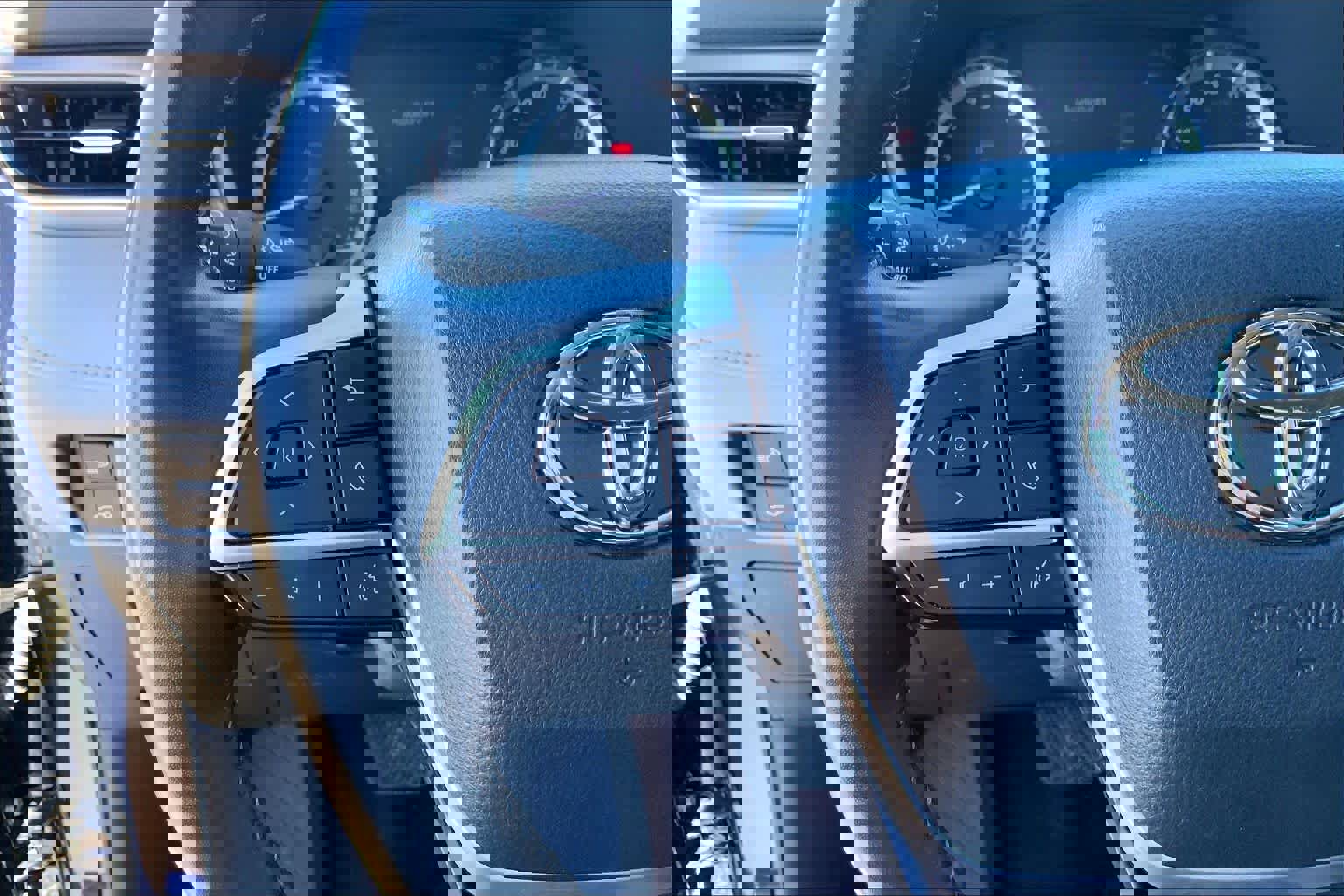 Used 2023 Toyota Highlander LE image 22