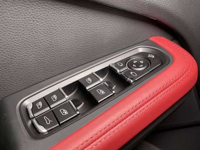 New 2026 Porsche Macan image 38