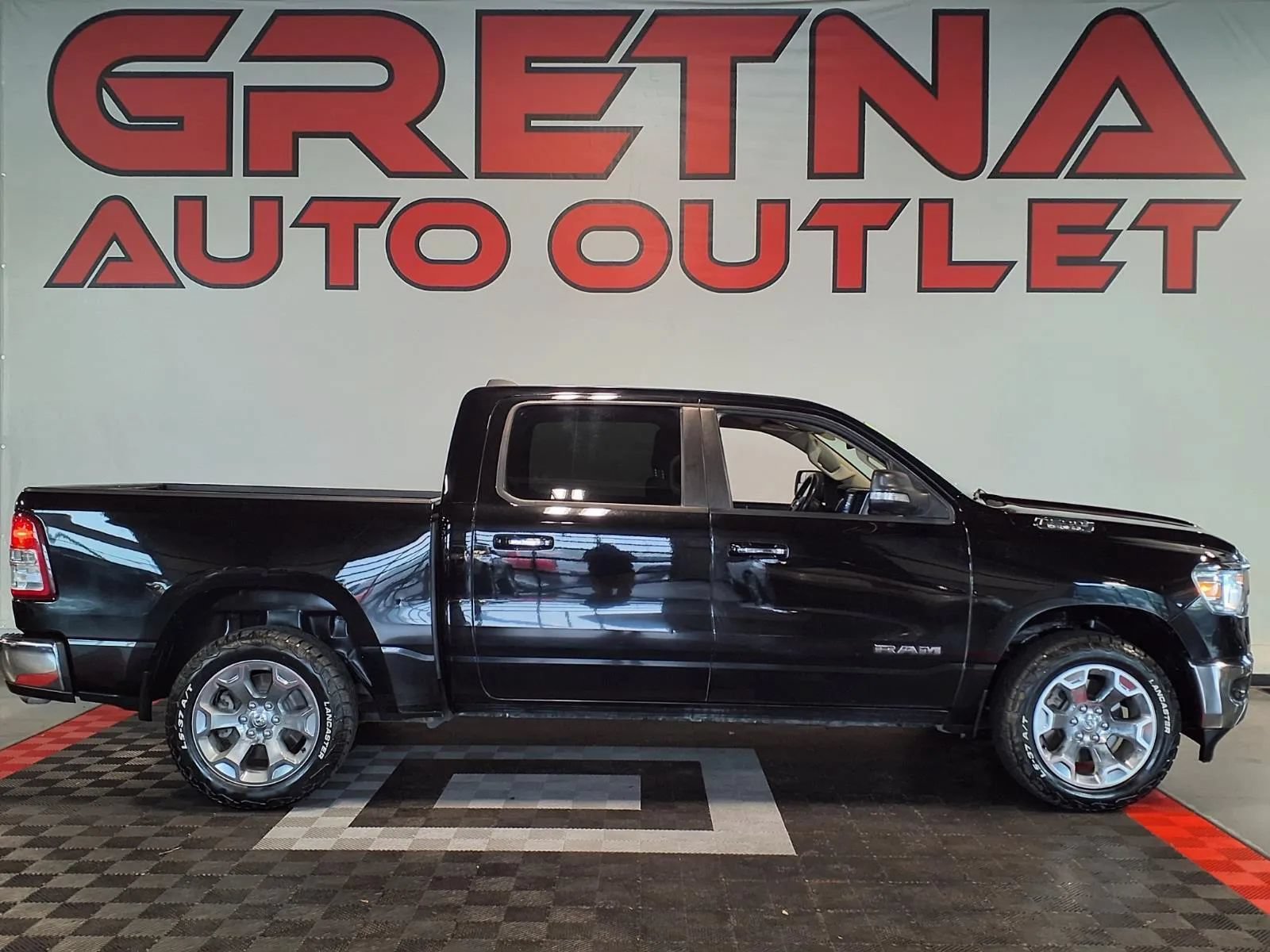Used 2020 RAM 1500 Big Horn AWD/4WD image 1