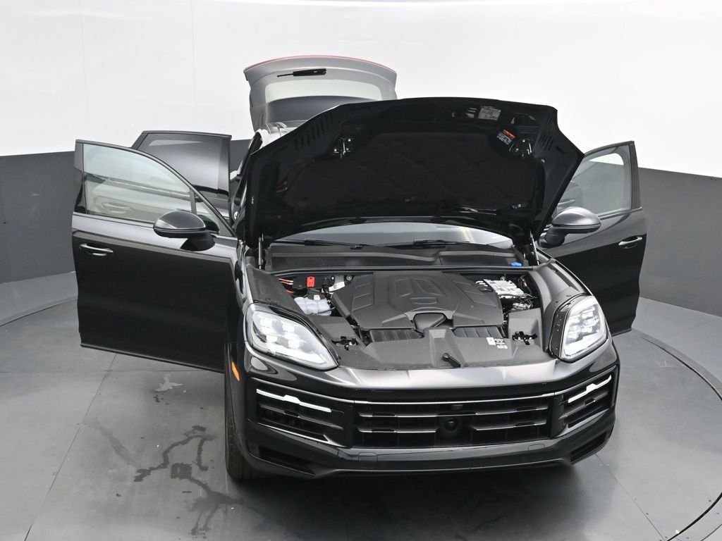 Certified 2026 Porsche Cayenne AWD/4WD image 45