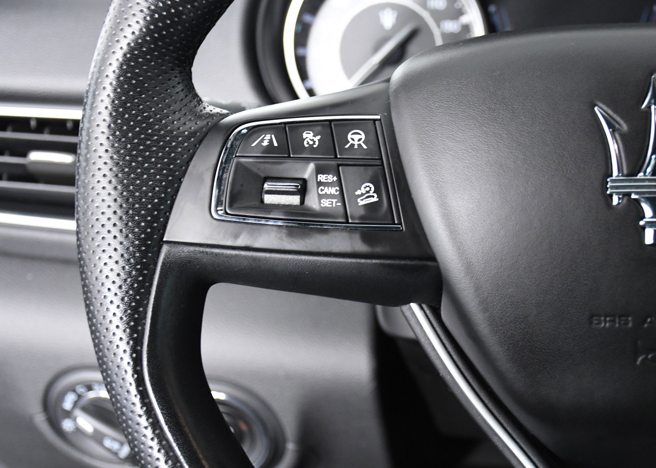 Used 2022 Maserati Levante GT image 11