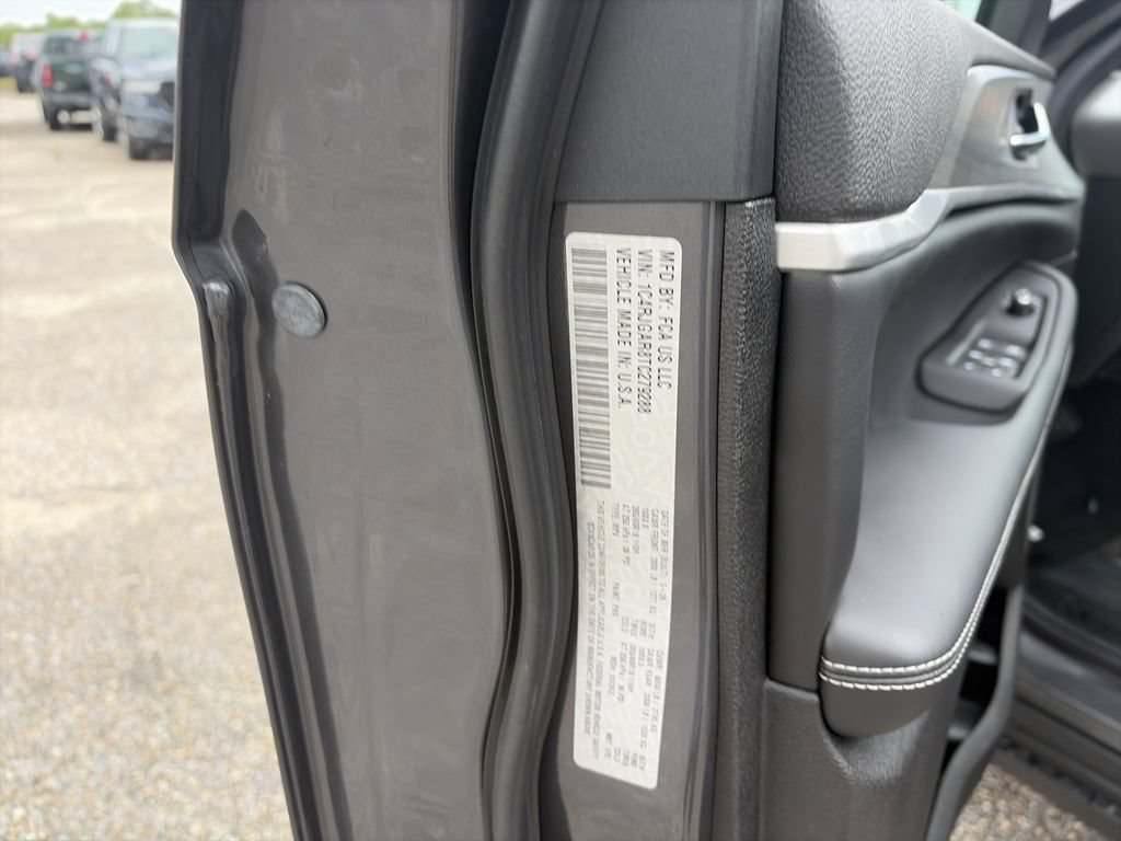 New 2026 Jeep Grand Cherokee Altitude RWD image 39