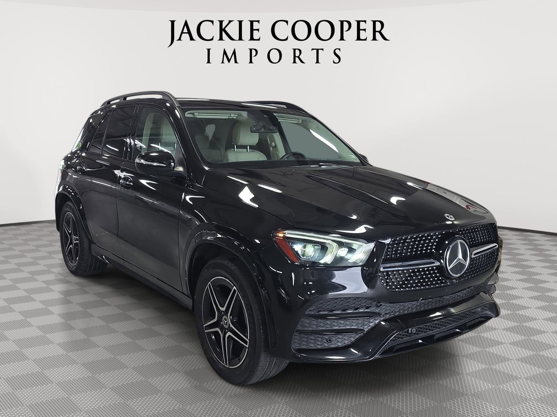 Used 2021 Mercedes-Benz GLE 350 4MATIC image 3