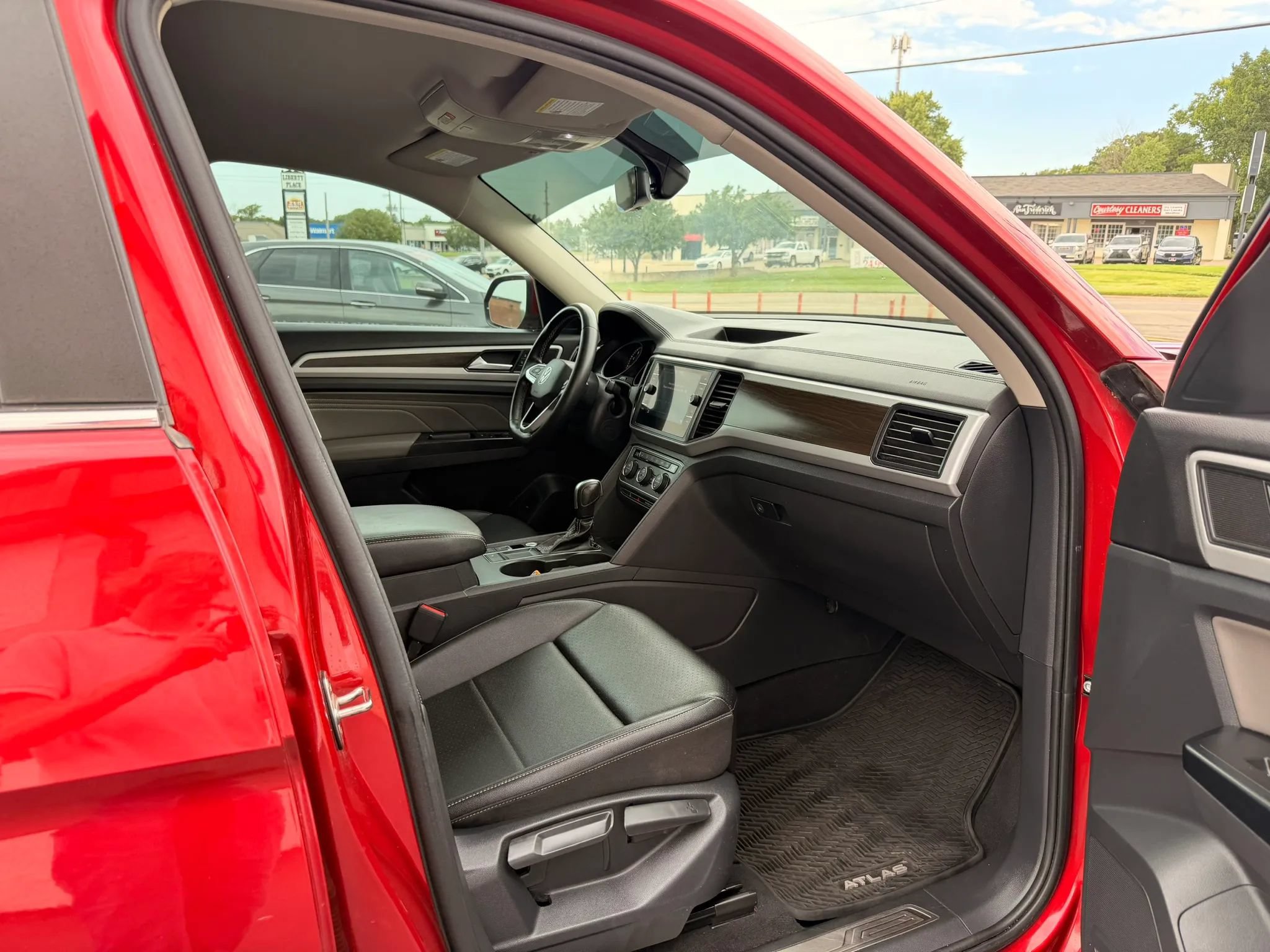 Used 2021 Volkswagen Atlas SE FWD image 34