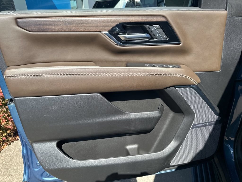 Used 2025 GMC Yukon XL Denali Ultimate w/ LPO, Floor Liner Package AWD/4WD image 23