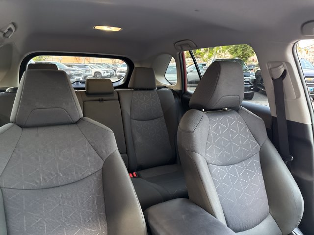 Used 2025 Toyota RAV4 XLE FWD image 35