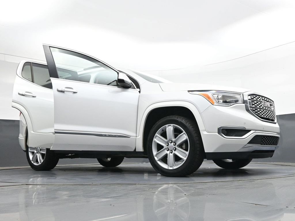 Used 2019 GMC Acadia Denali w/ Technology Package FWD image 39