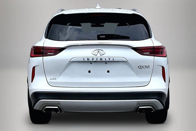 Used 2023 INFINITI QX50 Luxe w/ Accent Package AWD/4WD image 6