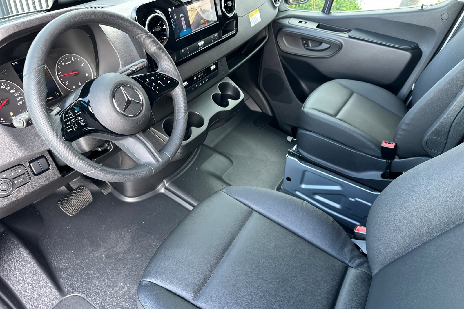 New 2025 Mercedes-Benz Sprinter 2500 image 10