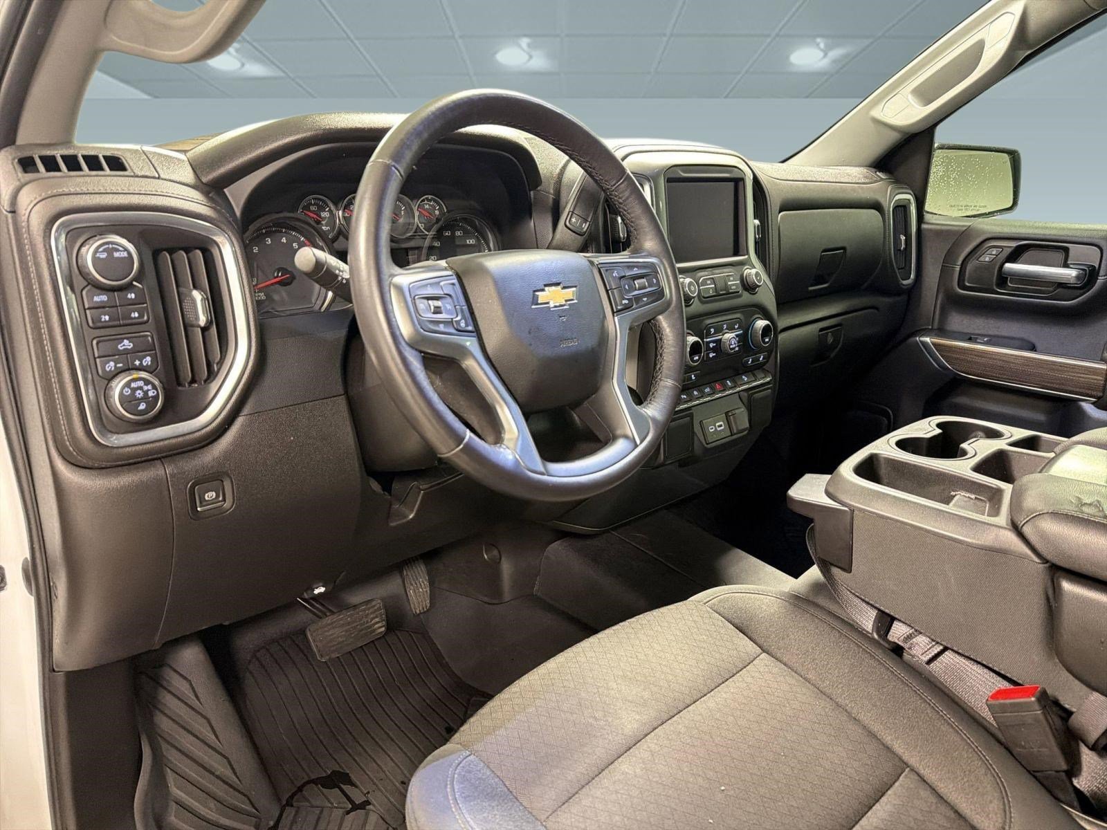 Used 2022 Chevrolet Silverado 1500 LT image 3