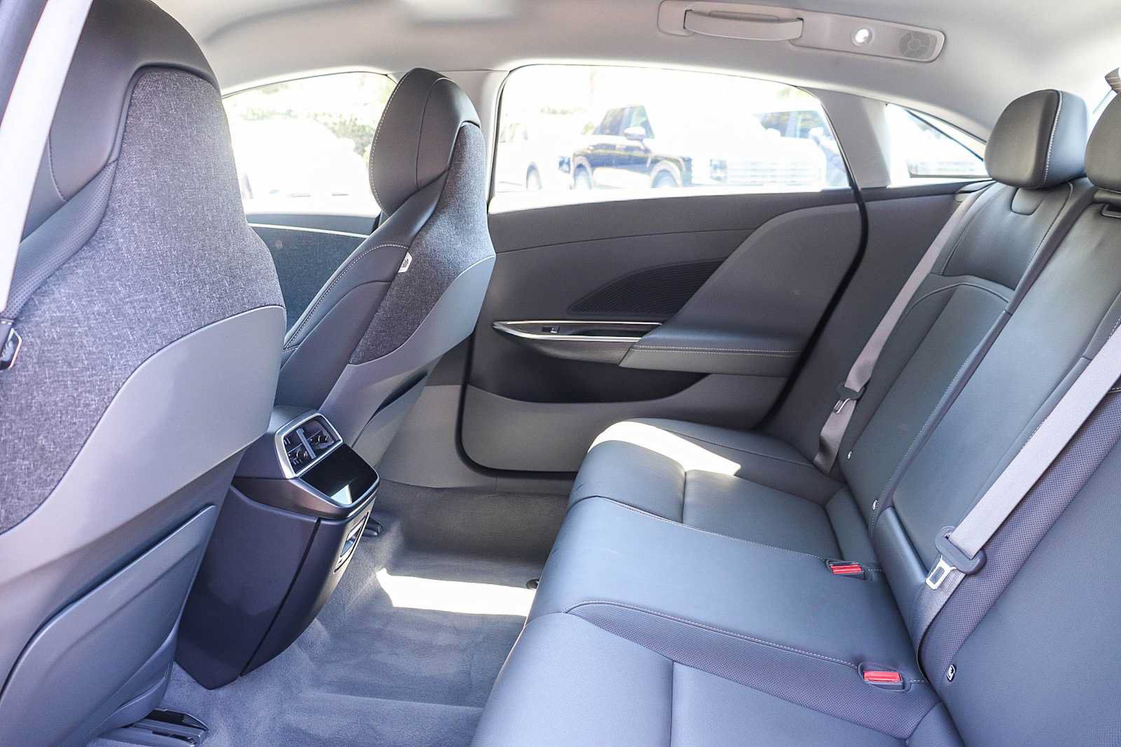 Used 2025 Lucid Air Pure RWD image 19