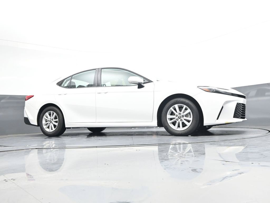 Used 2026 Toyota Camry LE FWD image 33