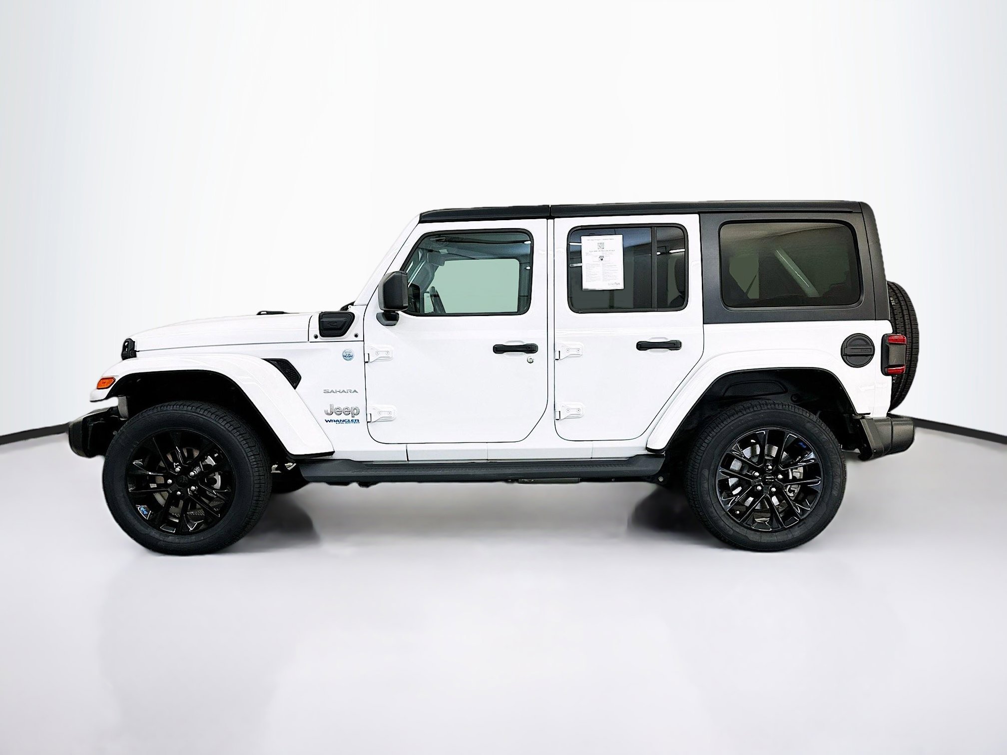 Used 2022 Jeep Wrangler Sahara AWD/4WD image 4