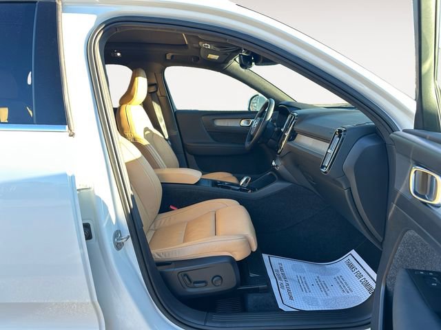 Used 2022 Volvo XC40 T5 Inscription w/ Climate Package image 15