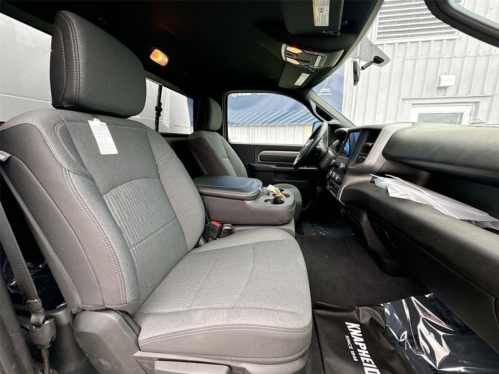 New 2024 RAM 2500 Tradesman w/ Chrome Appearance Group image 17