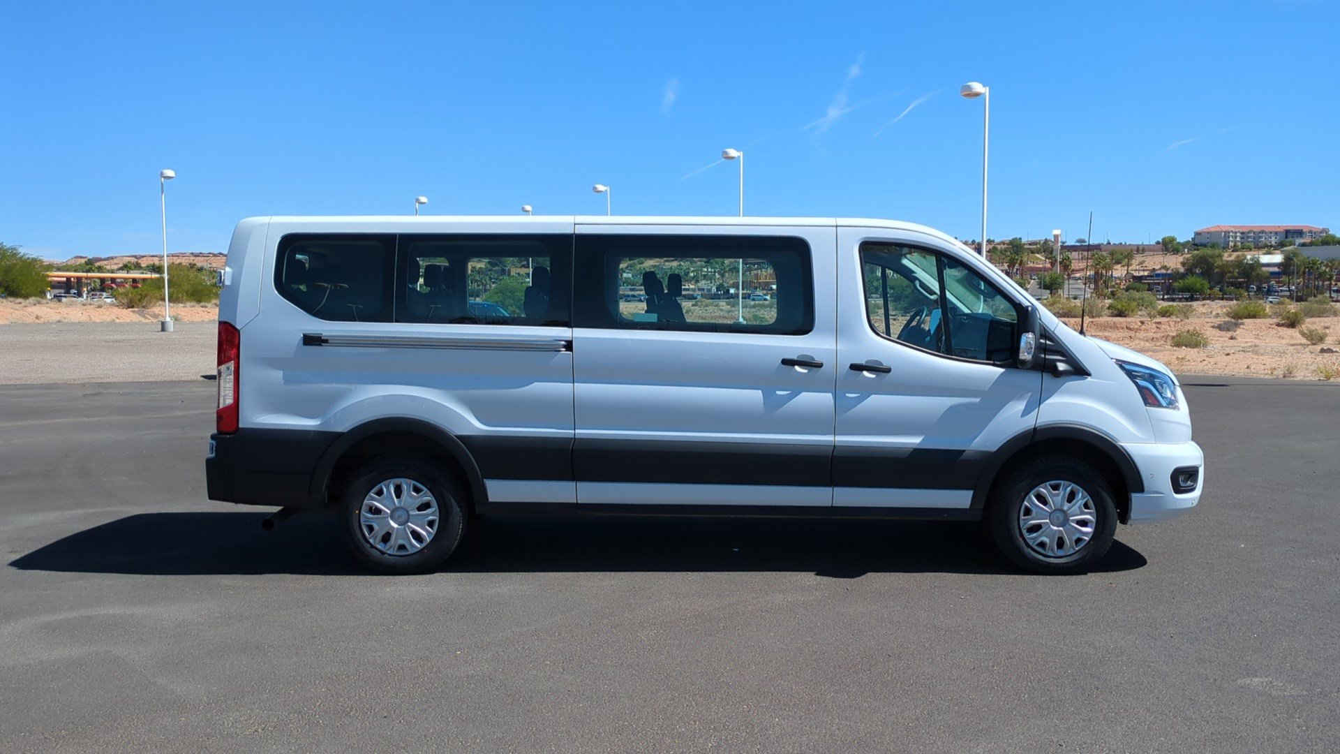 Used 2023 Ford Transit 350 XLT image 2