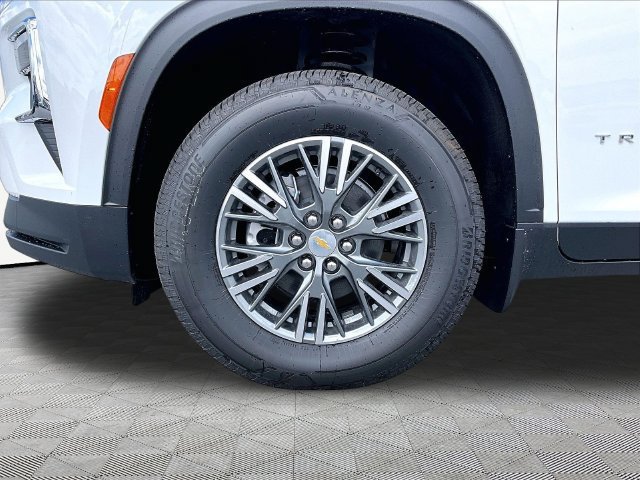 New 2027 Chevrolet Traverse LT FWD image 7