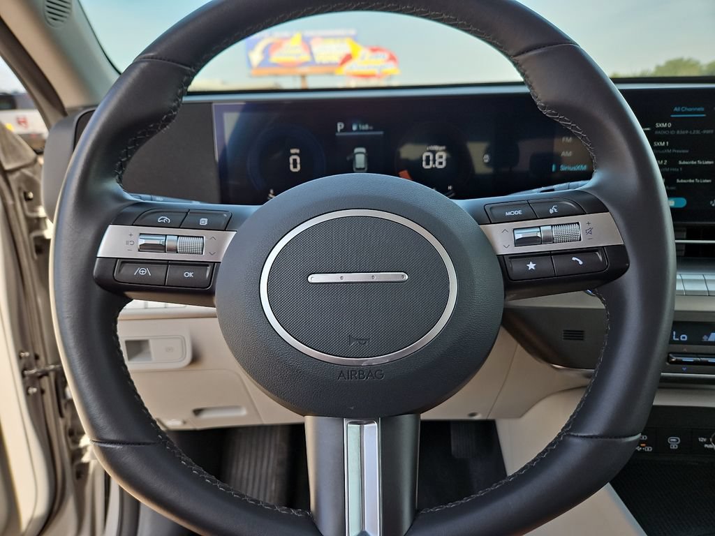 Used 2025 Hyundai Kona SEL FWD image 24