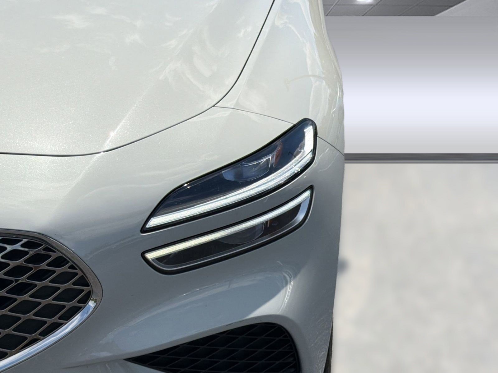 Used 2025 Genesis G70 2.5T image 10