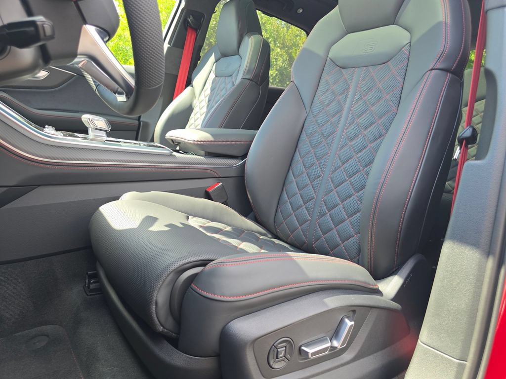 New 2026 Audi SQ7 Prestige AWD/4WD image 16