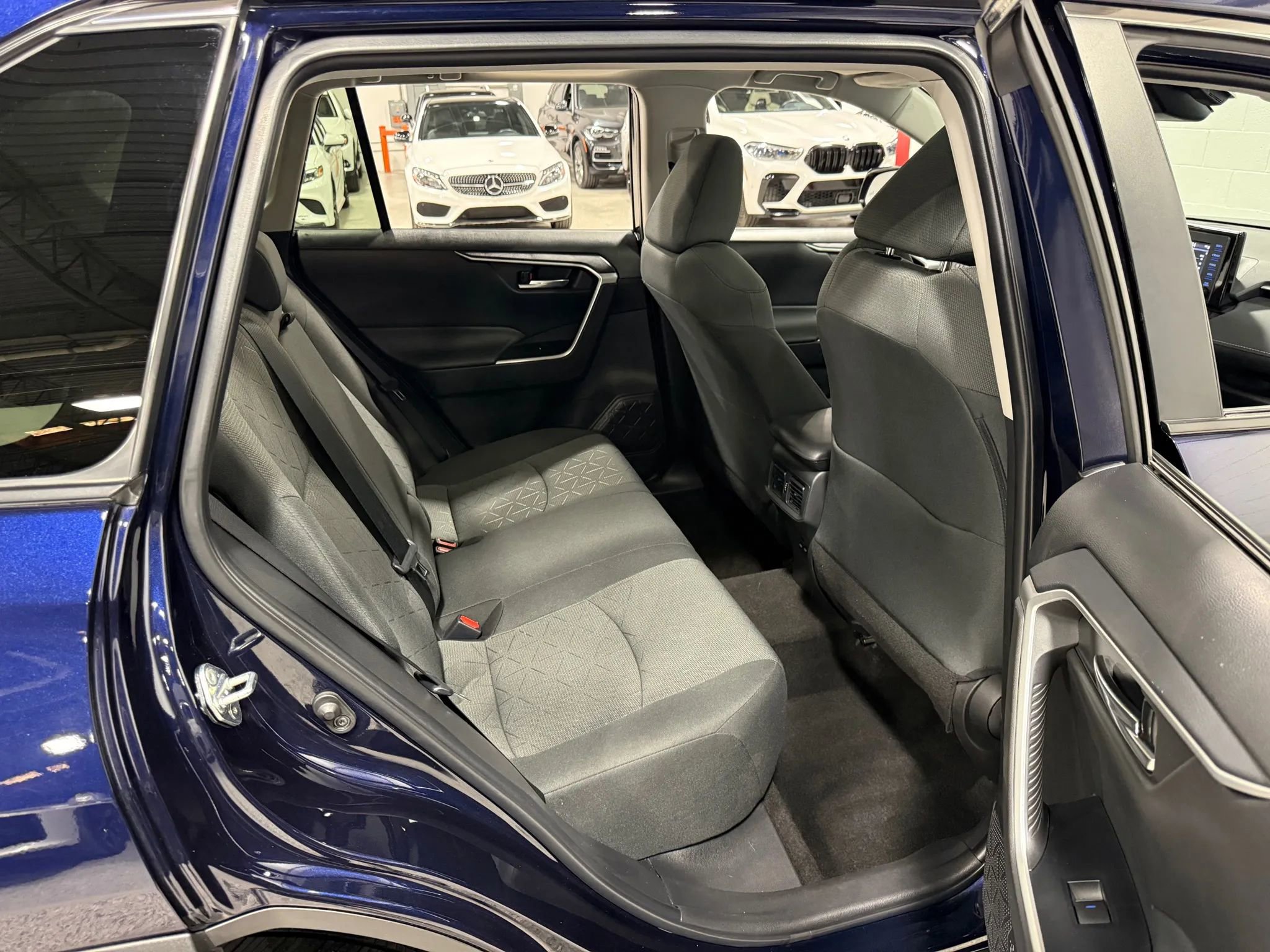 Used 2022 Toyota RAV4 XLE w/ Convenience Package image 57