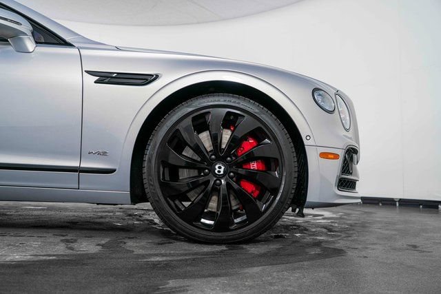 Used 2022 Bentley Flying Spur W12 image 11