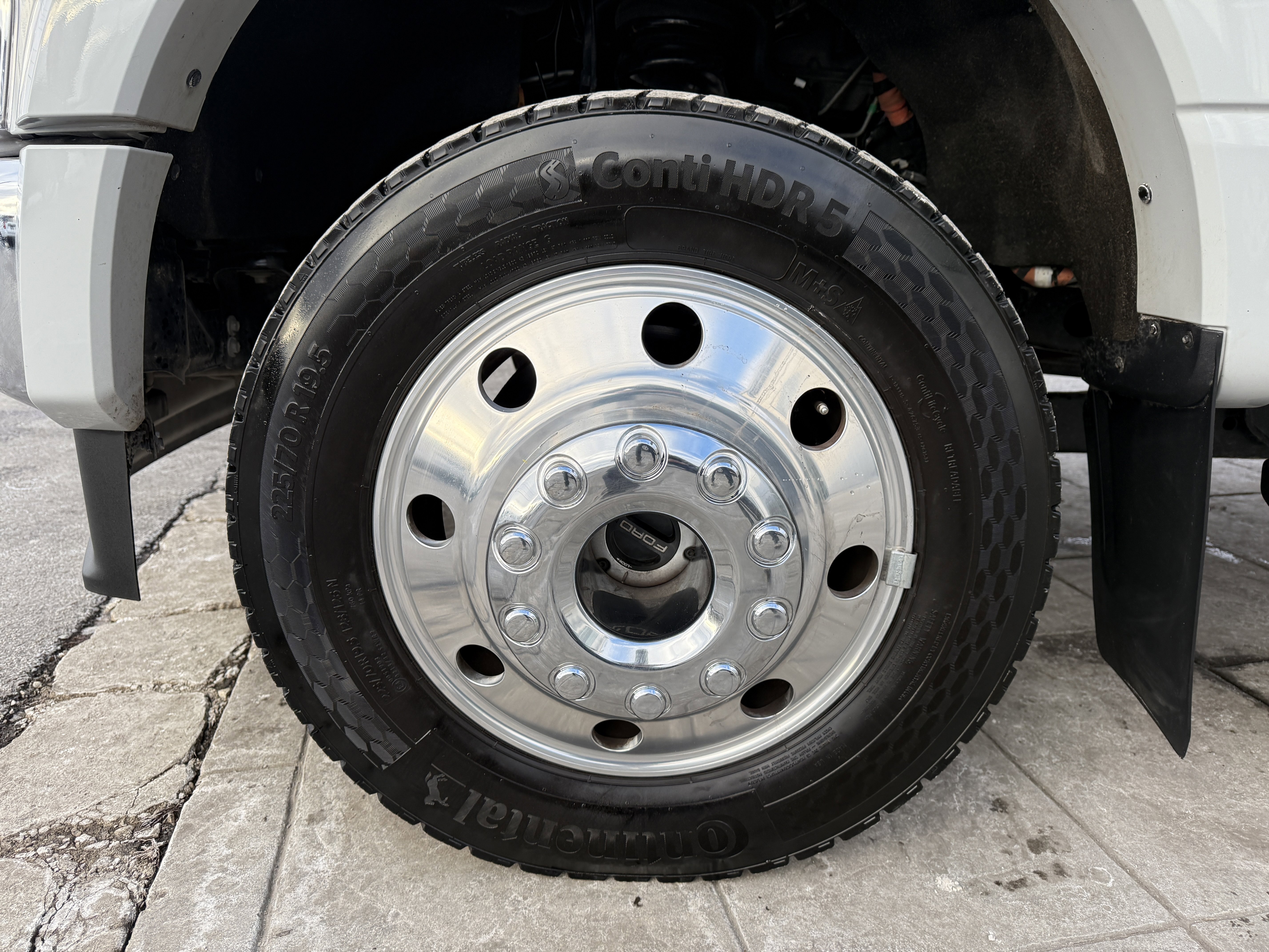 Used 2025 Ford F450 Lariat w/ FX4 Off-Road Package image 30