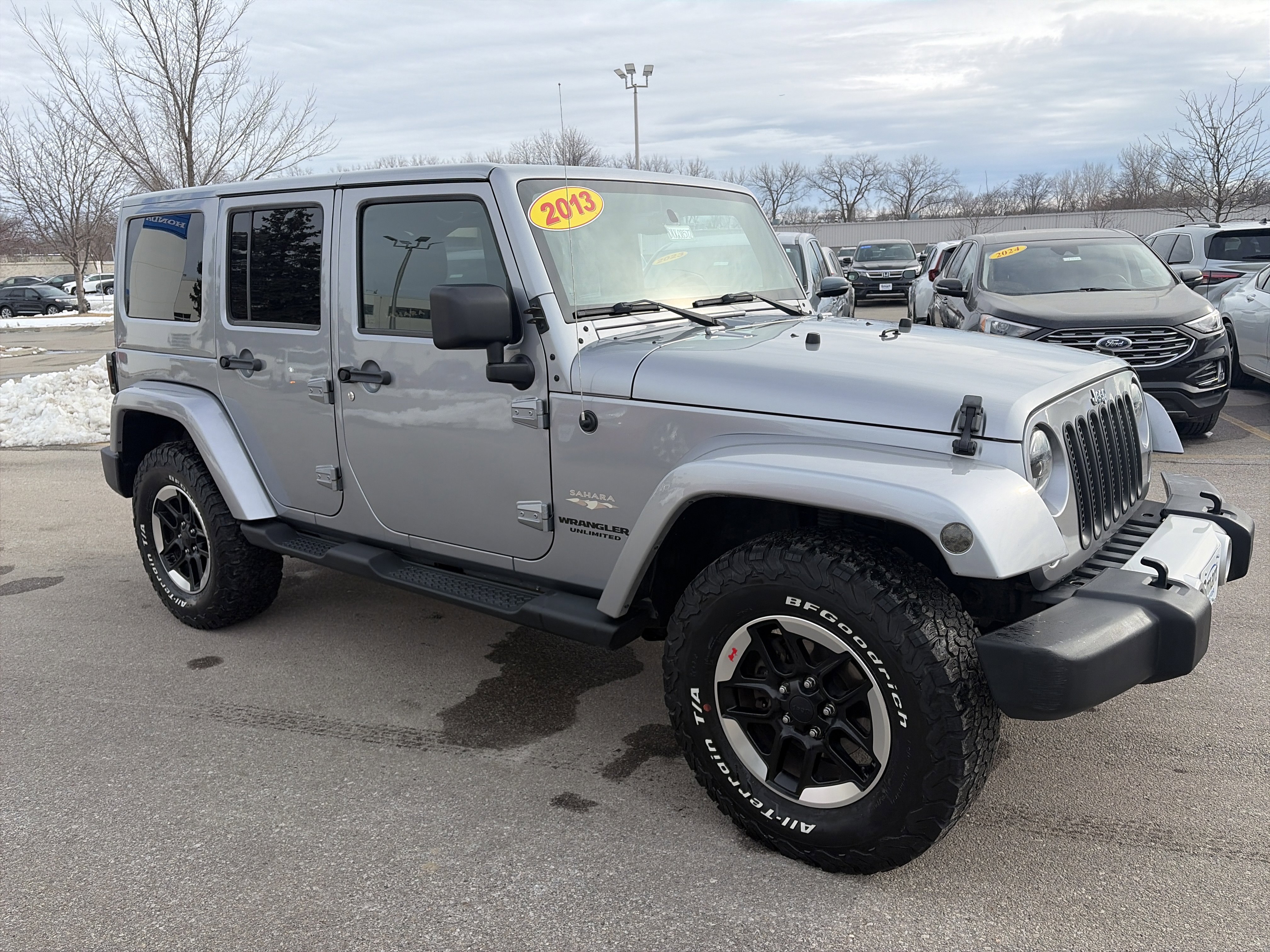 Used 2013 Jeep Wrangler Unlimited Sahara w/ Connectivity Group image 6