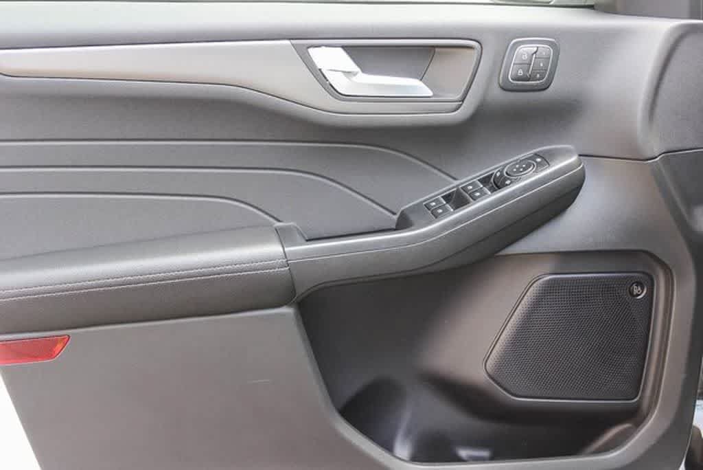 New 2024 Ford Escape Active w/ Tech Pack #2 FWD image 18