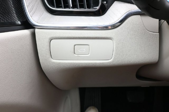 Used 2023 Volvo XC60 B6 Ultimate w/ Climate Package AWD/4WD image 28