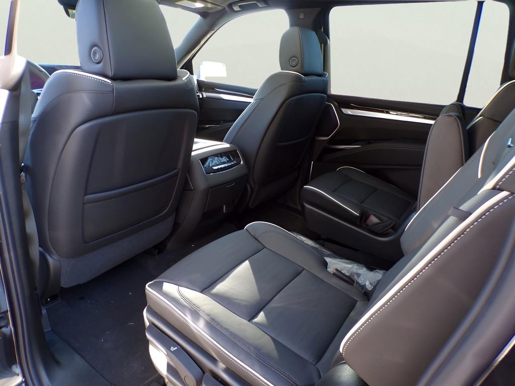 New 2026 Cadillac Escalade ESV Luxury w/ Touring Package image 7