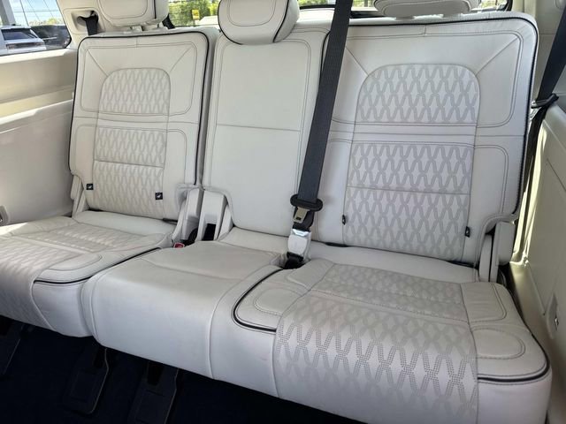 Used 2023 Lincoln Navigator Black Label image 17