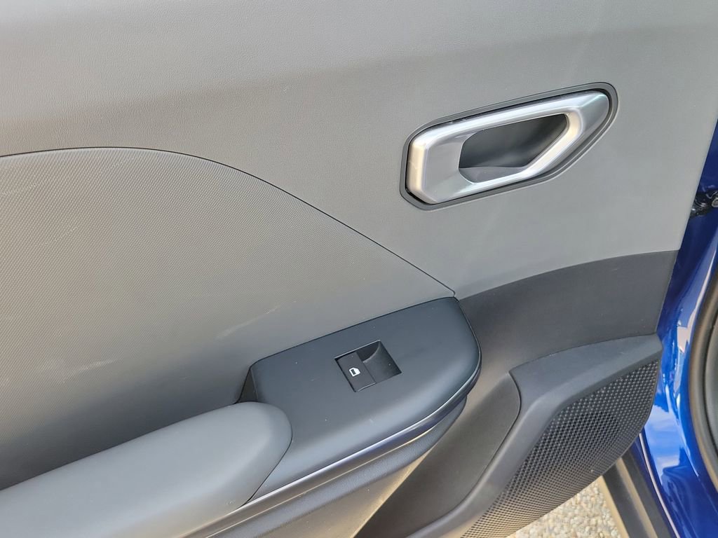 Used 2025 Kia K4 LXS image 15