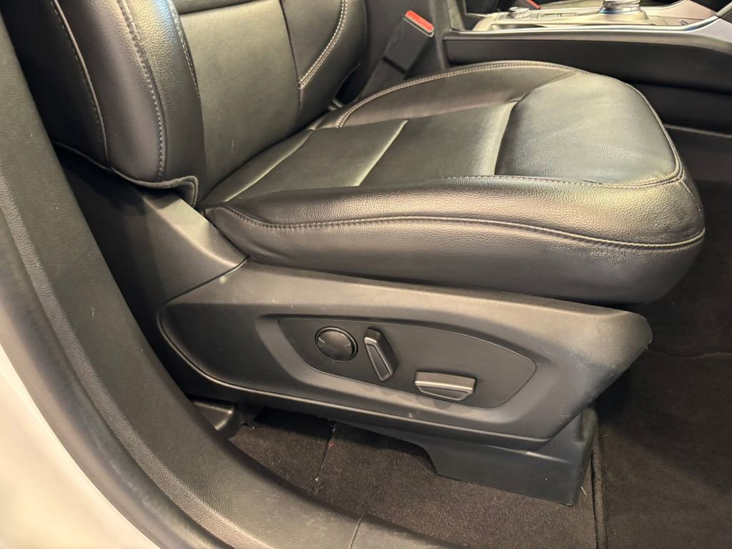 Used 2023 Ford Explorer Limited image 23