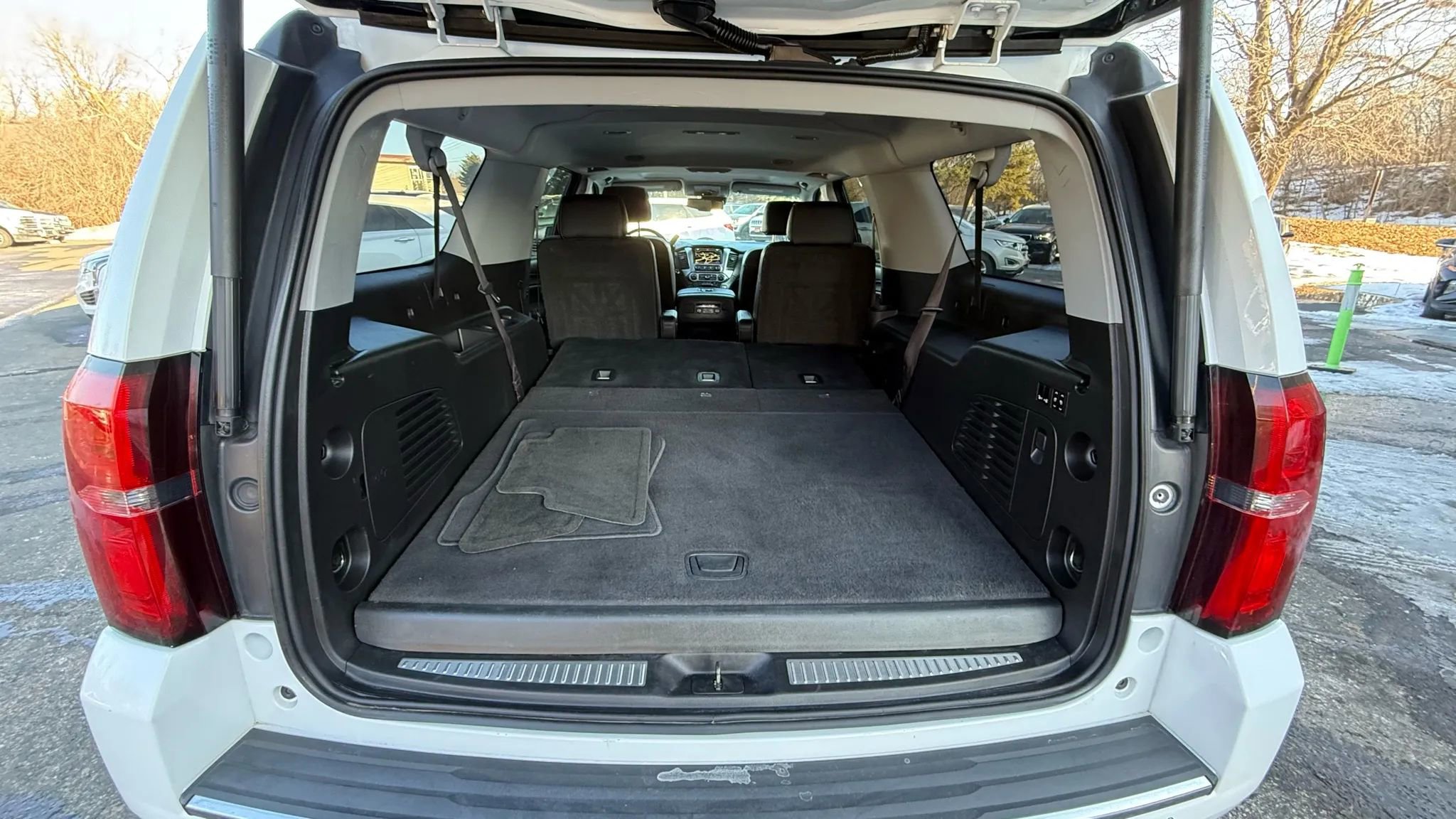 Used 2017 Chevrolet Suburban Premier AWD/4WD image 32