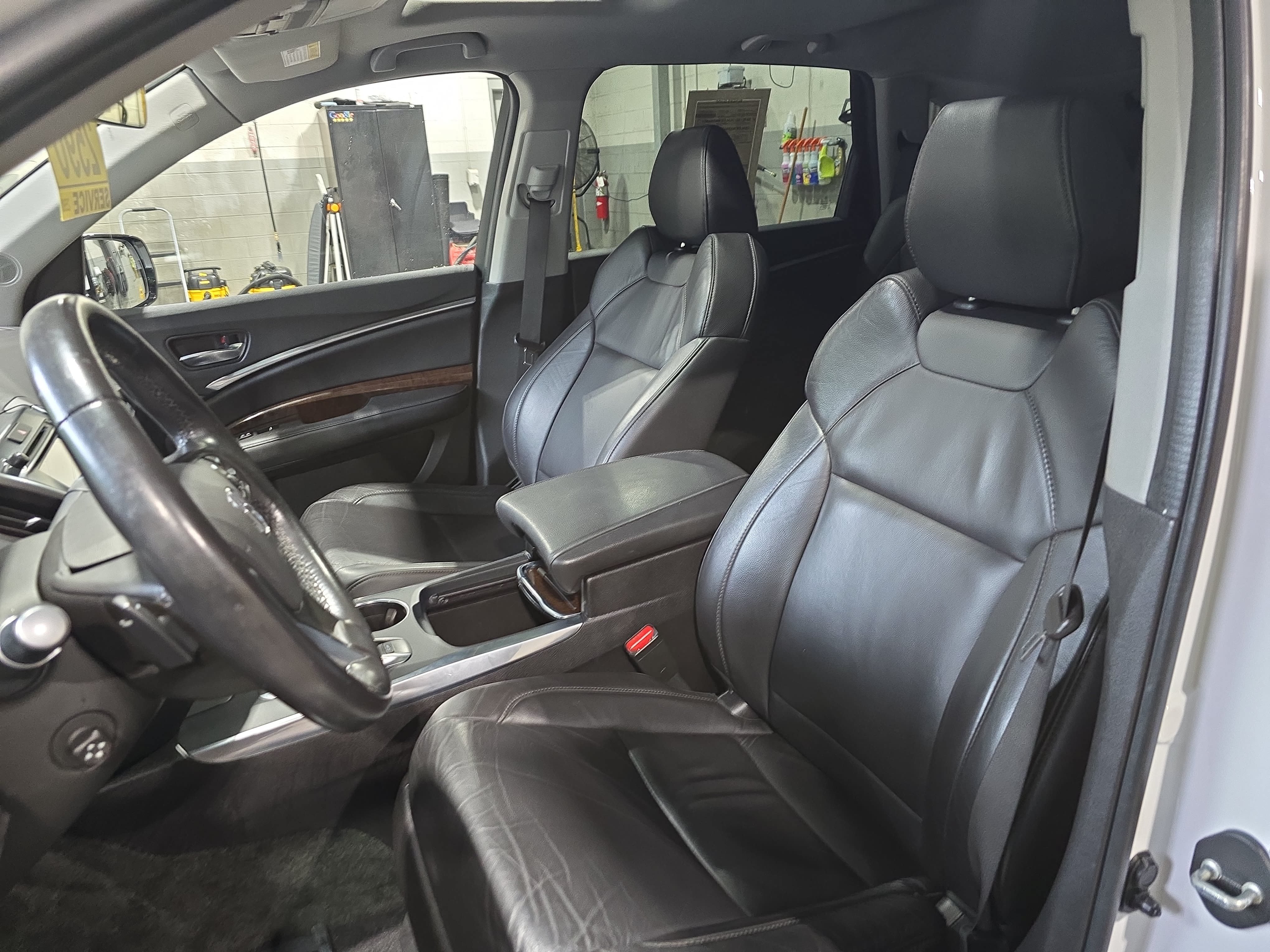 Used 2020 Acura MDX FWD image 13