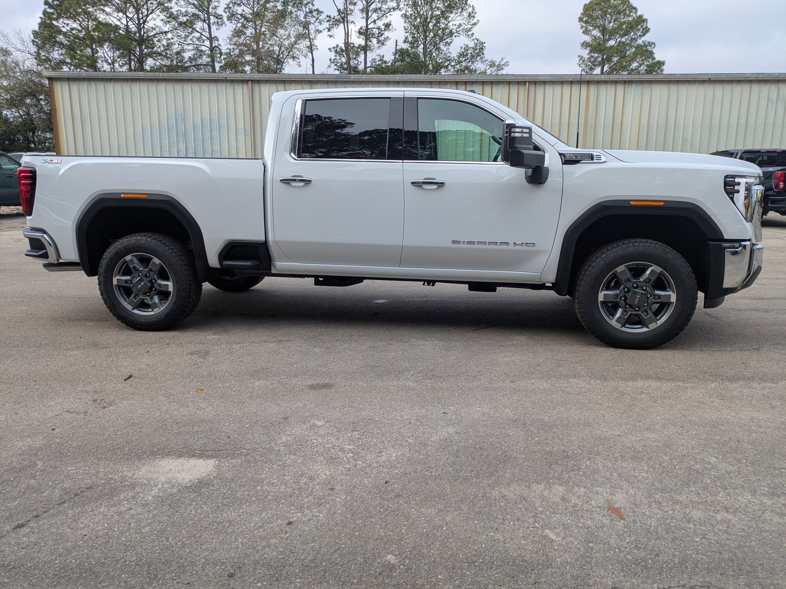 New 2026 GMC Sierra 2500 SLT image 4