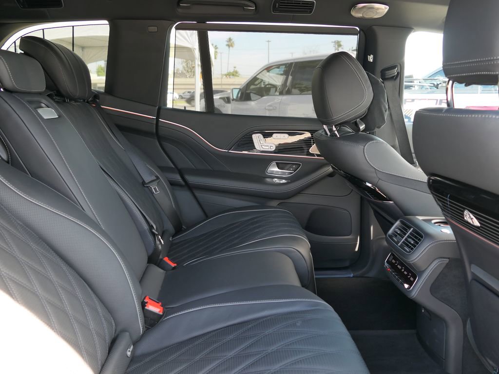 Used 2025 Mercedes-Benz Maybach GLS 600 4MATIC image 25