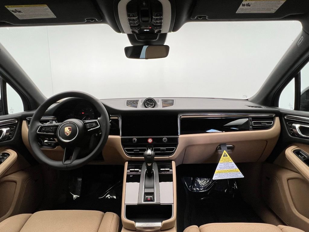 Used 2025 Porsche Macan image 6