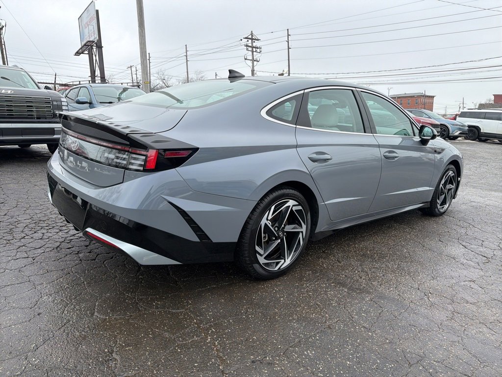 Certified 2024 Hyundai Sonata SEL w/ Convenience Package image 7