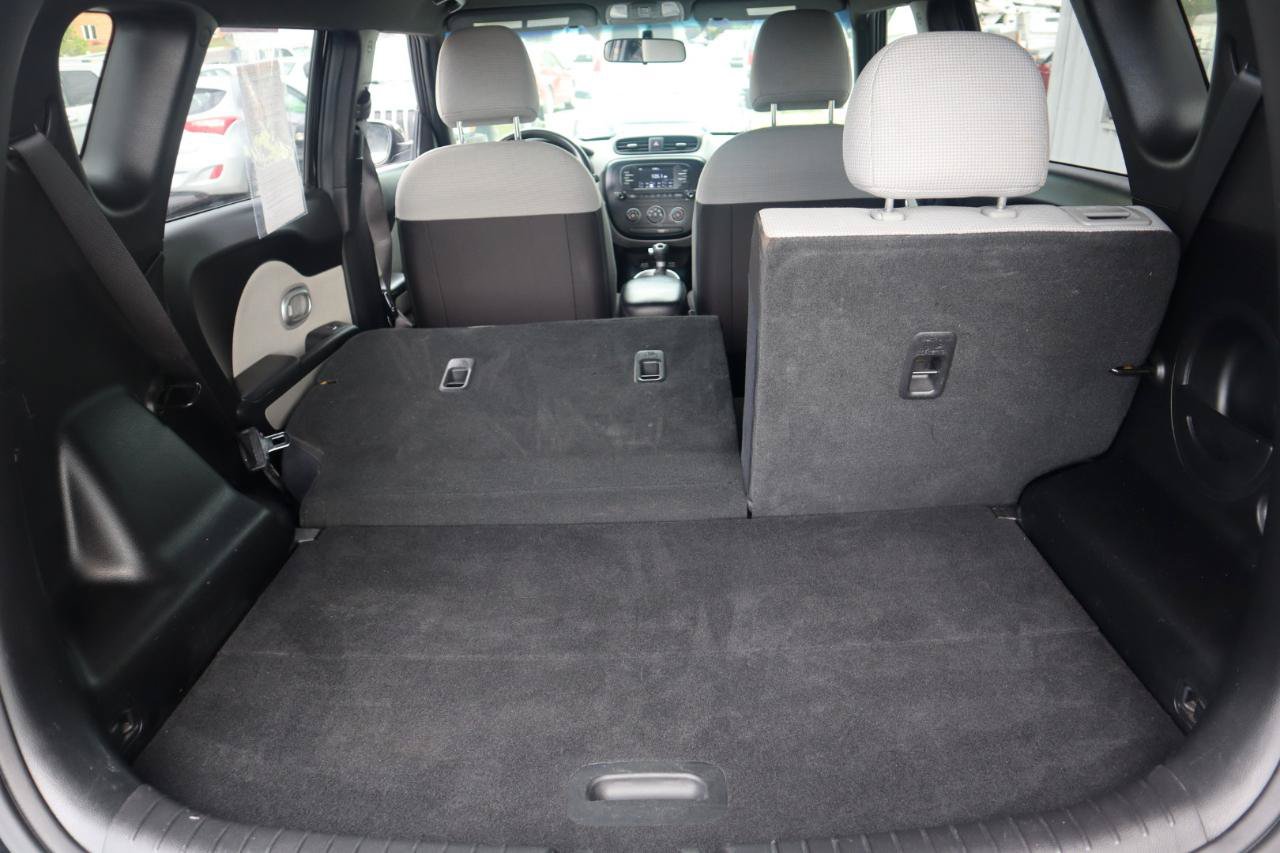 Used 2018 Kia Soul FWD image 39