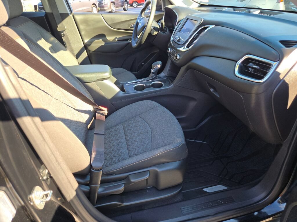 Certified 2024 Chevrolet Equinox LT w/ LPO, Floor Liner Package FWD image 7
